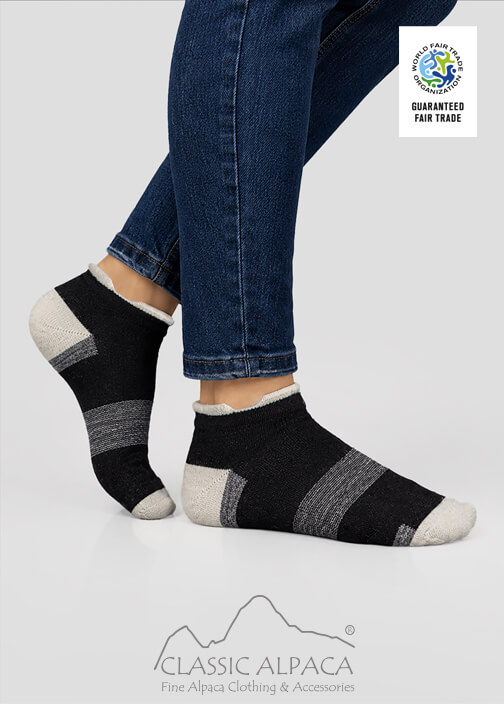 Premium Sport Golf Socks made of 70% alpaca and 30% acrylic, with elastic band, cuff detail, and terry reinforced sole.